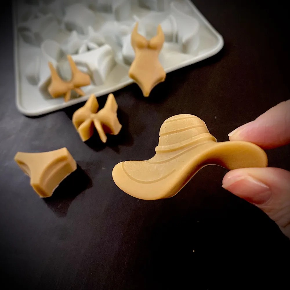 A Summer-Themed Beach Bikini M - Silicone Cake Mold review and price